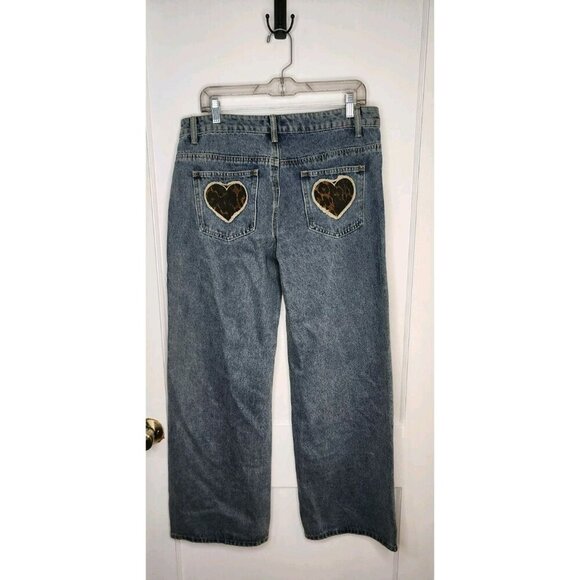 Size Large NWT Edikted Leopard Heart Pockets Wide Leg Jeans Blue Washed - Picture 2 of 6